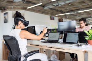 How Can Virtual Reality Enhance Employee Training